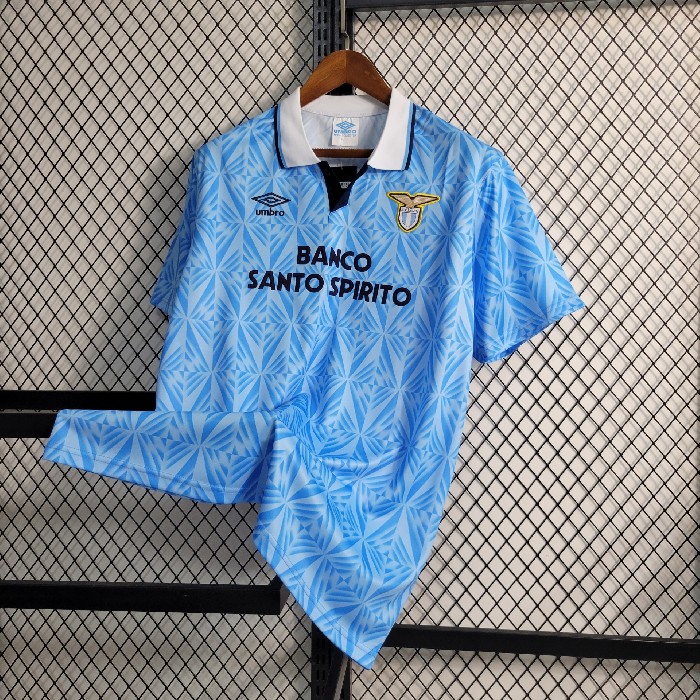 La Lazio dévoile son nouveau maillot domicile 2025/2026